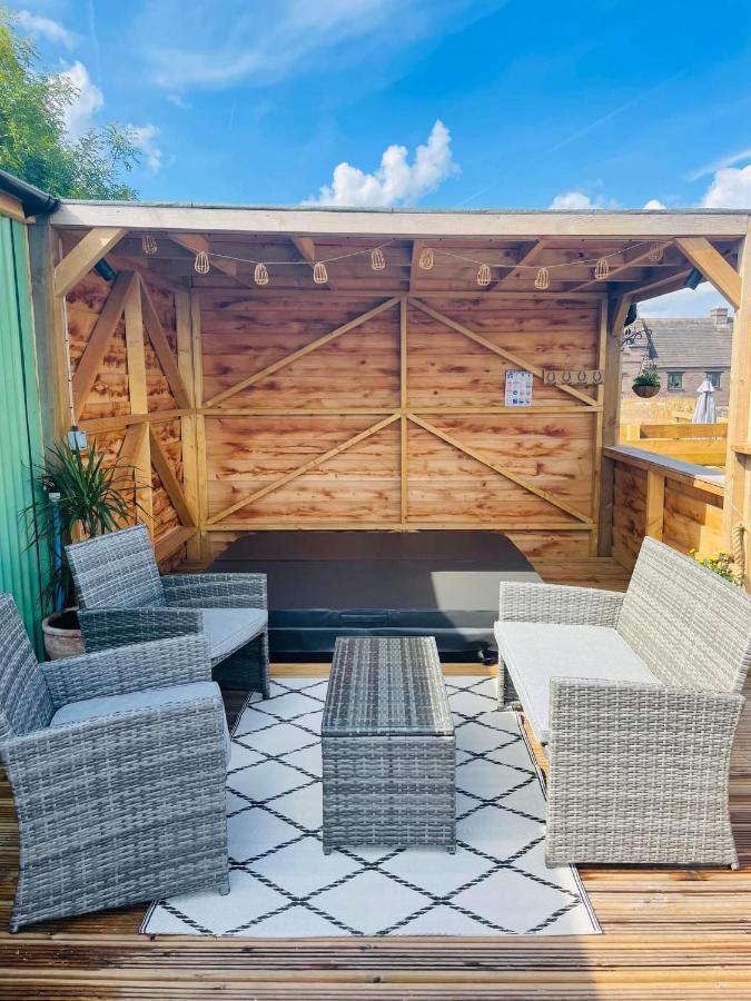Bespoke Luxury Huts With Hot Tubs. Located In The Black Mountains. Llanveynoe المظهر الخارجي الصورة