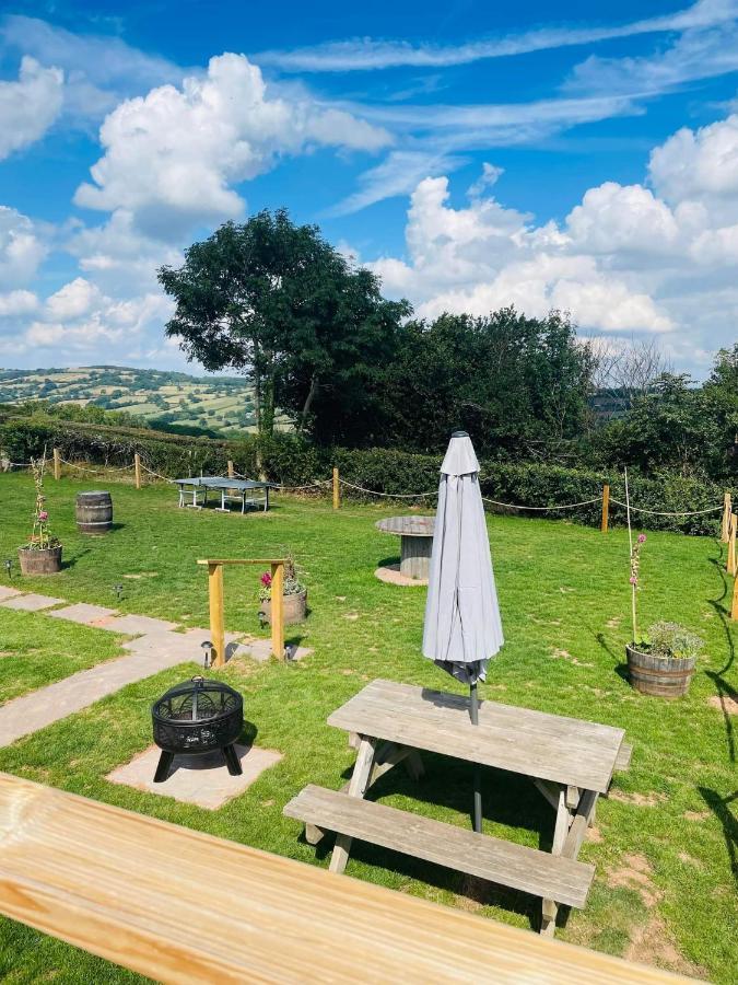 Bespoke Luxury Huts With Hot Tubs. Located In The Black Mountains. Llanveynoe المظهر الخارجي الصورة