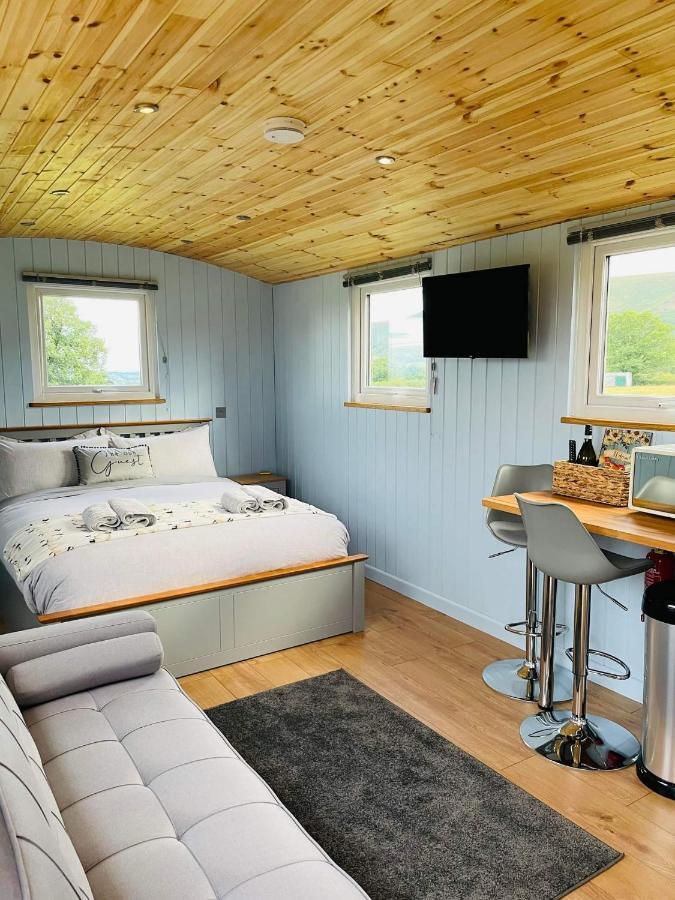 Bespoke Luxury Huts With Hot Tubs. Located In The Black Mountains. Llanveynoe المظهر الخارجي الصورة